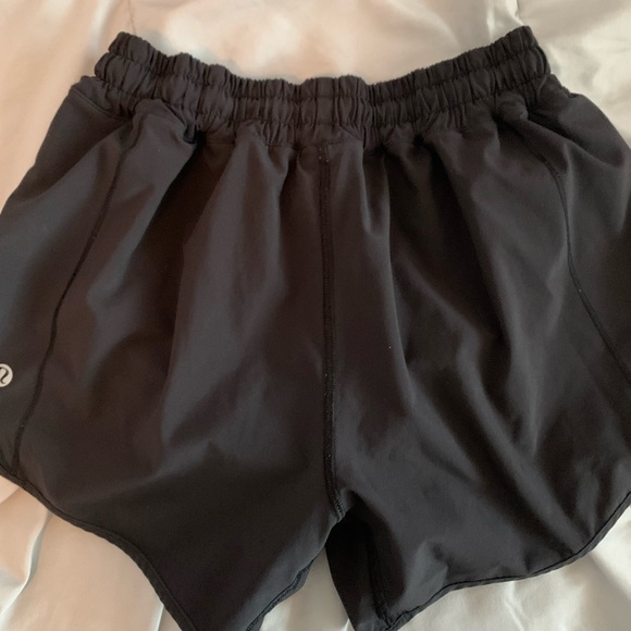 Lululemon Hotty Hot shorts - Picture 4 of 10